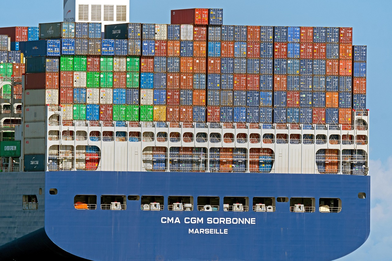 Buque mercante en navegación